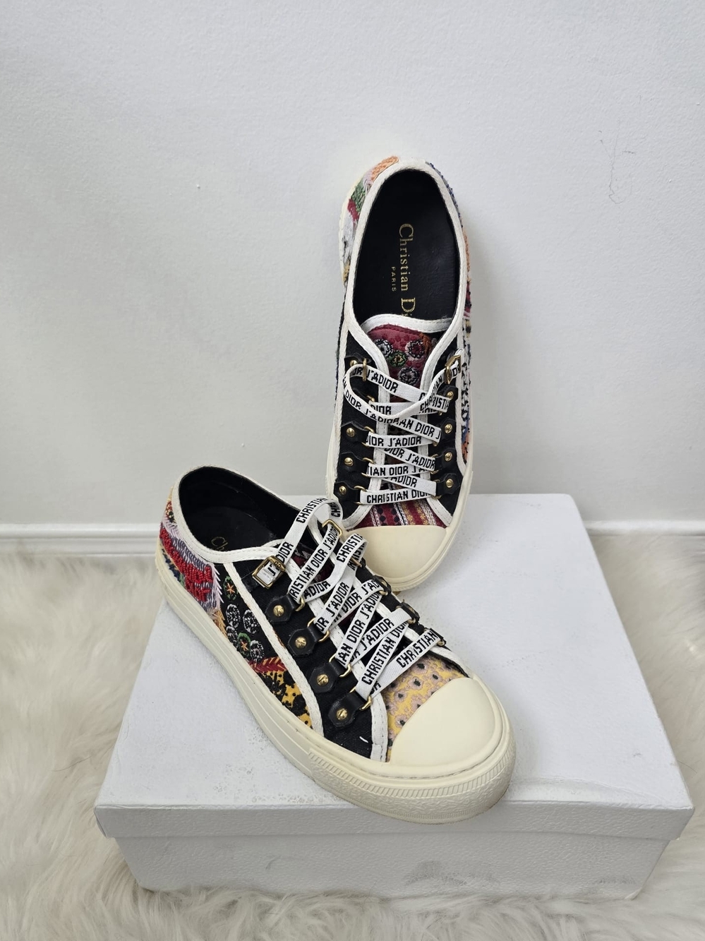 Dior "PEACE & LOVE" Walk'N'Dior Embroidered Low 'Patches